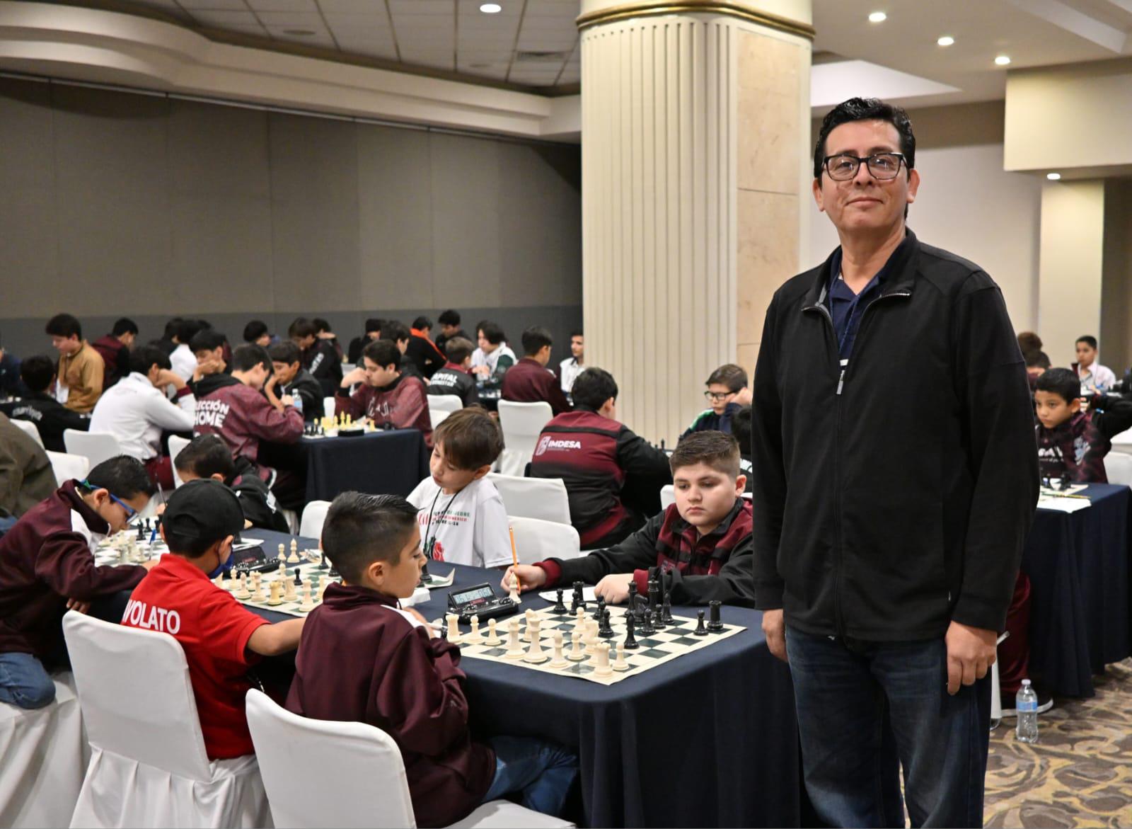 $!Ganan mazatlecos dos bronces en el ajedrez del estatal de los nacionales