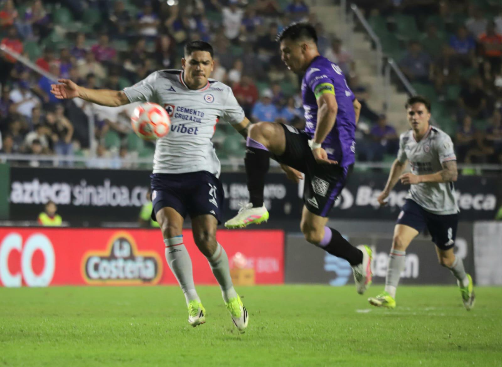 $!Mazatlán FC acaricia el triunfo, pero al final se le escapa ante Cruz Azul