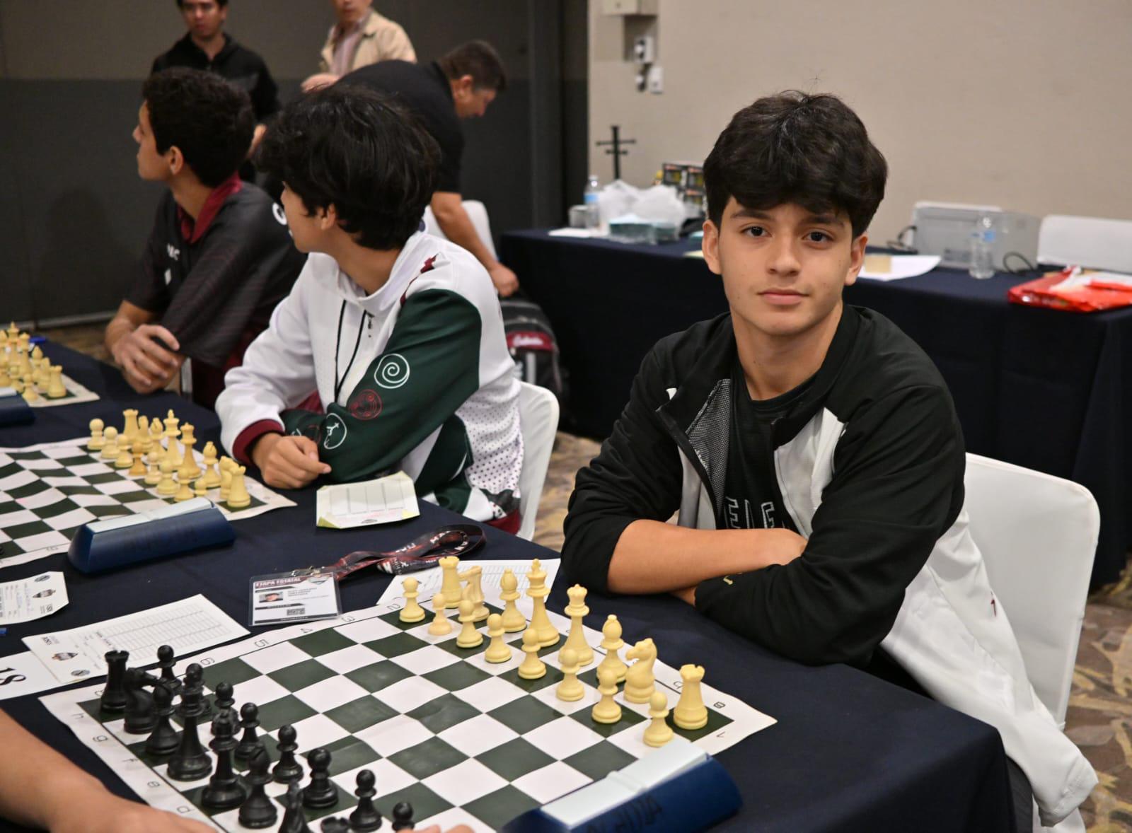 $!Ganan mazatlecos dos bronces en el ajedrez del estatal de los nacionales