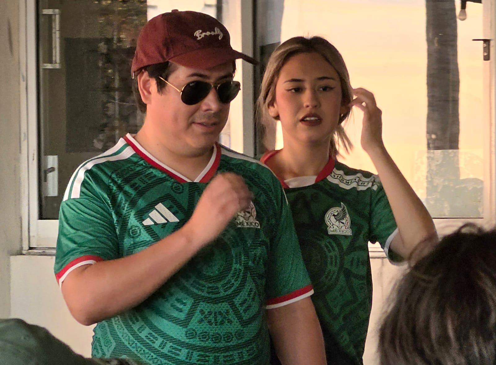 $!Esperan aficionados en Olas Altas disfrutar del partido de México contra Ecuador