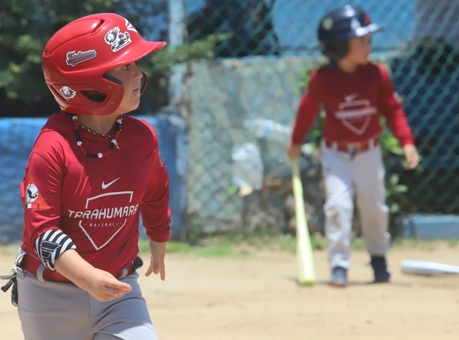 $!Liga Tarahumara sella importante triunfo sobre Hermosillo, en Nacional de Beisbol Escuelita