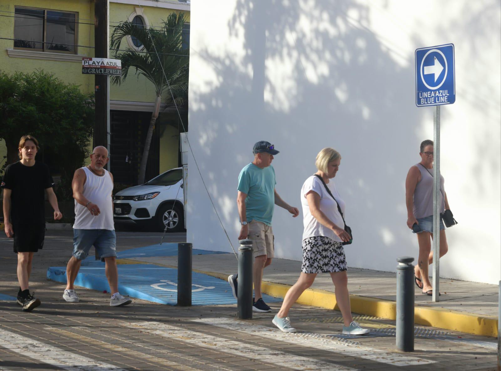 $!Llega a Mazatlán el Norwegian Jade con 3 mil visitantes