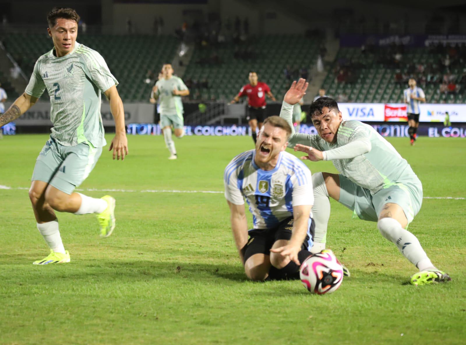 $!¡Sencillito! Argentina golea a México en el Estadio El Encanto
