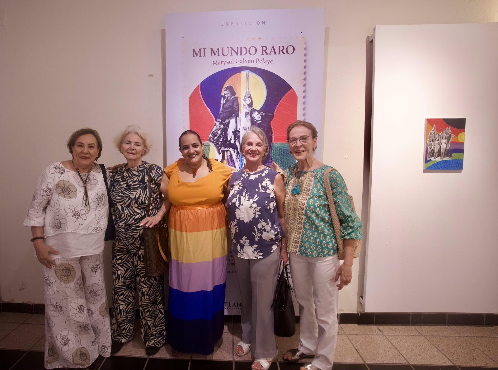 $!Familiares, amigos y amantes del arte acudieron a la apertura de “Mi mundo raro”, muestra que permanecerá en exhibición hasta el 6 de noviembre.