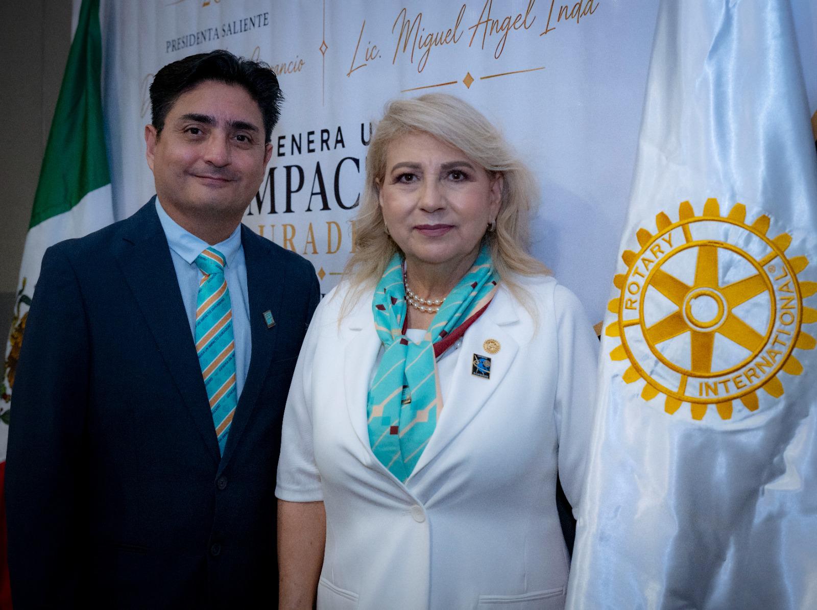 $!Miguel Ángel Inda, presidente actual y Dora Alicia Bustamante, primera presidenta del Club Rotario Culiacán.