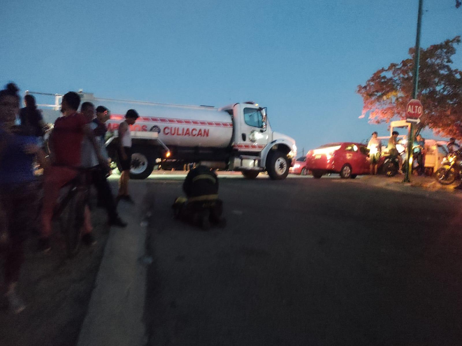 $!Se incendian camioneta y casa en Culiacán