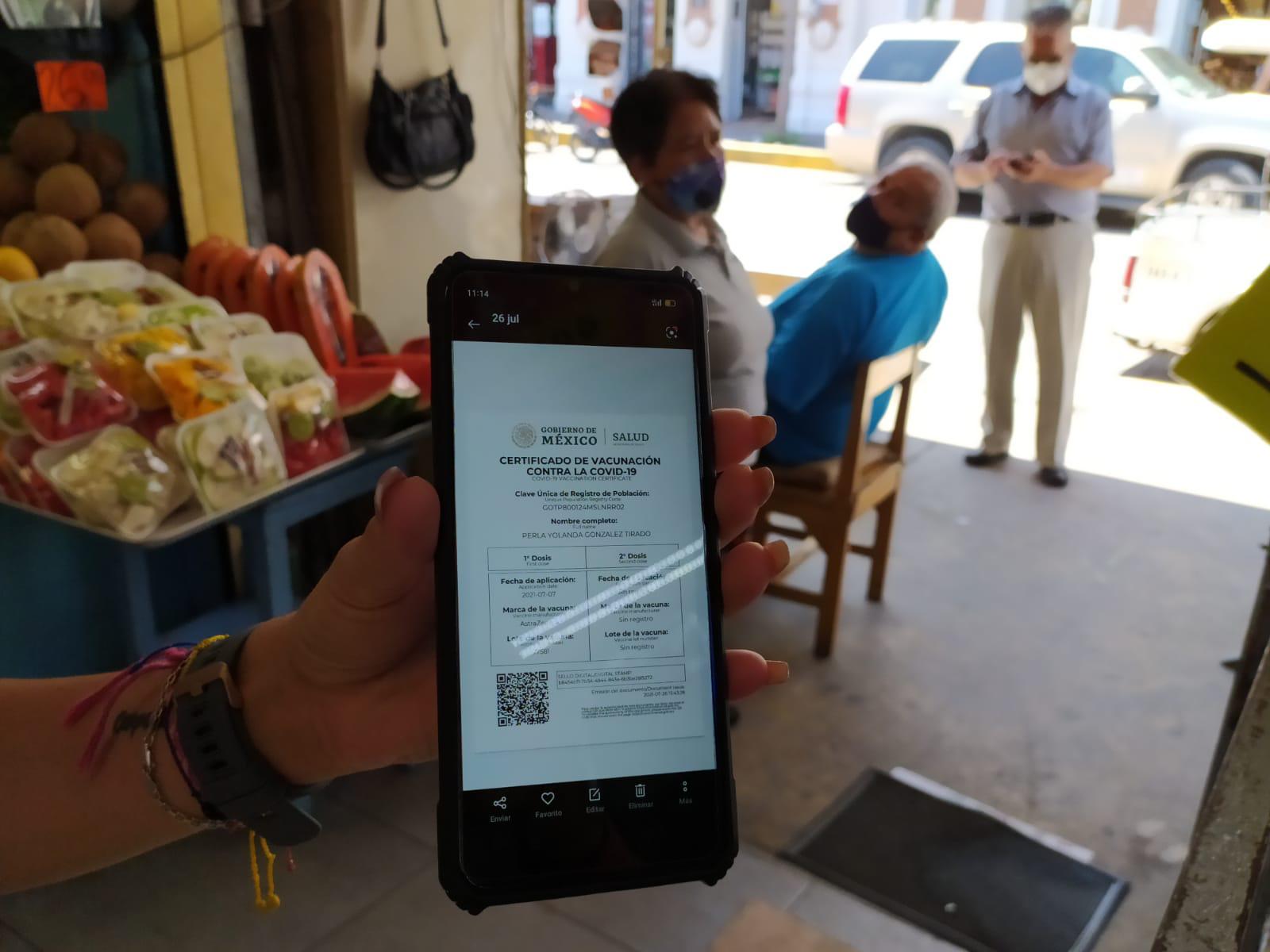 $!En Mazatlán, locatarios del mercado de la Juárez piden prórroga para solicitar certificado de vacunación