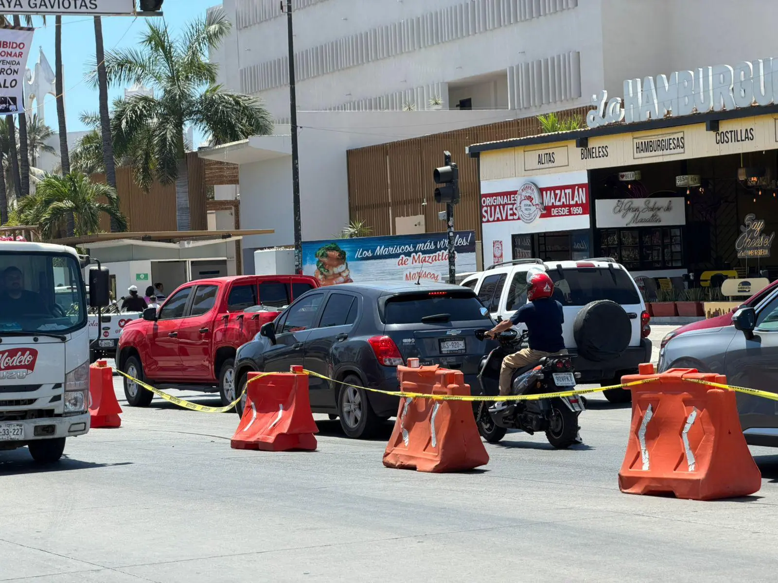 $!Con algunos puntos de conflicto en fluidez vehicular inicia el Par Vial en Mazatlán