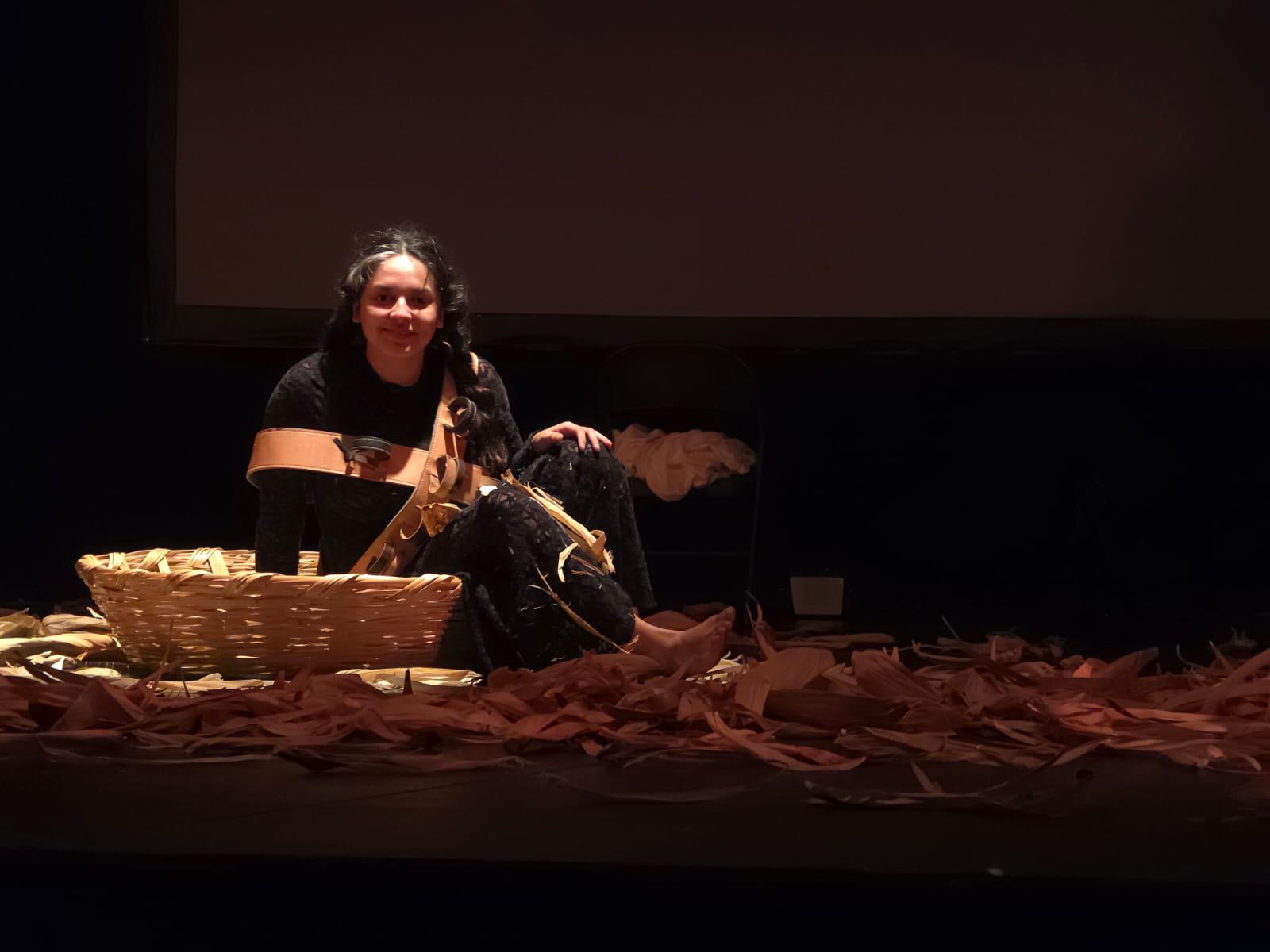 $!La actriz dio vida a una serie de imágenes y relatos que entrelazan la historia de las Adelitas con las realidades contemporáneas del norte de México.