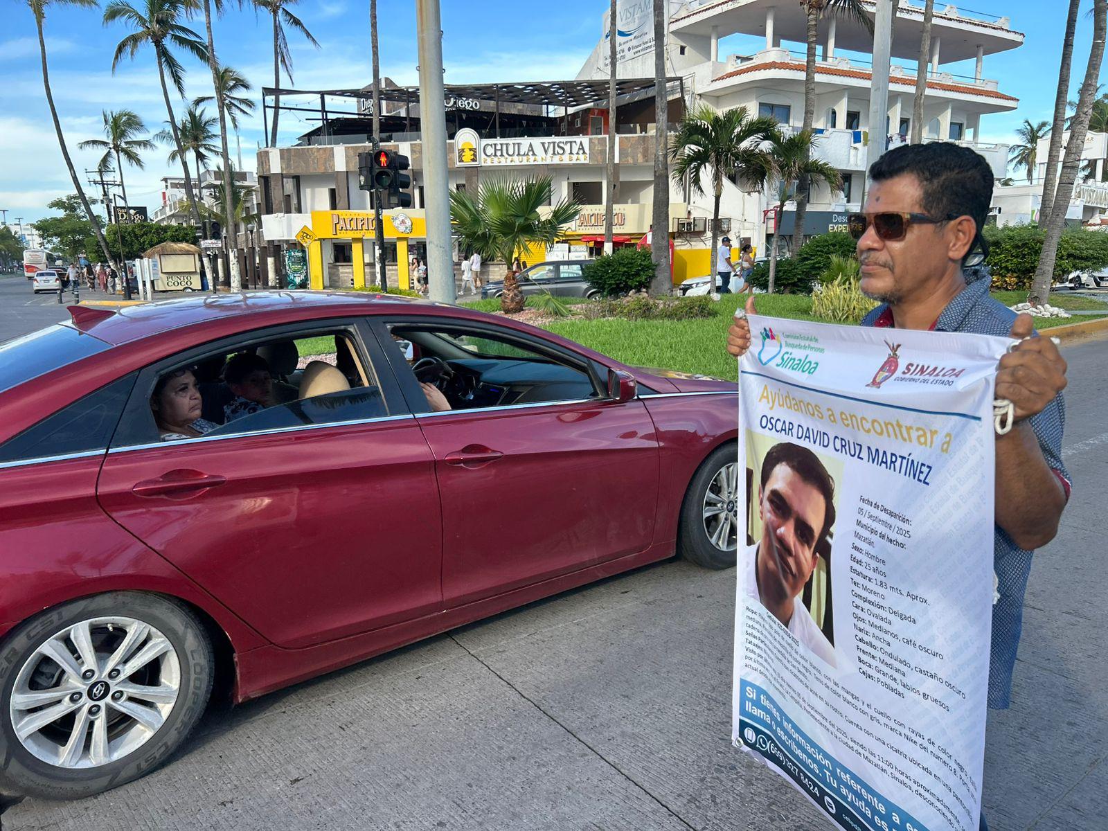 $!Familiares de desaparecidos marchan en Mazatlán para exigir justicia