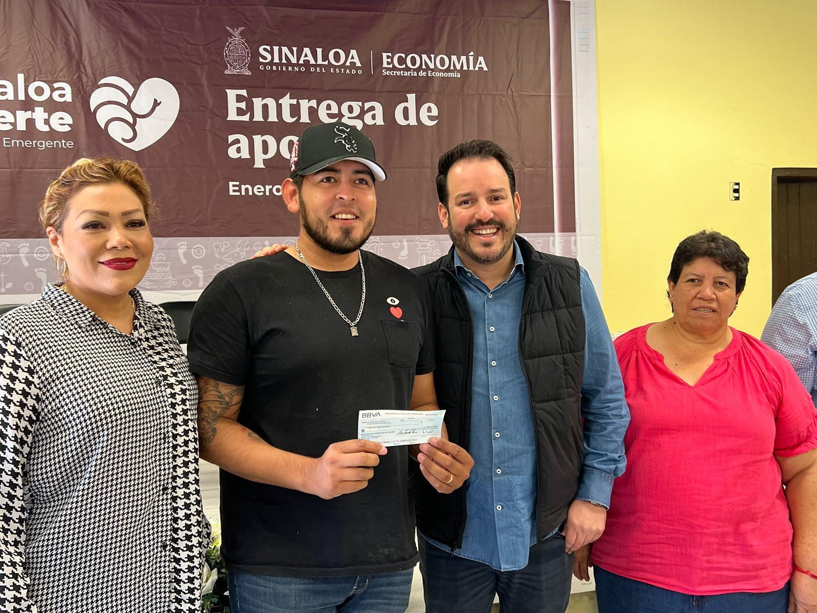 $!Comerciantes de Rosario reciben apoyos económicos del programa ‘Sinaloa late fuerte’