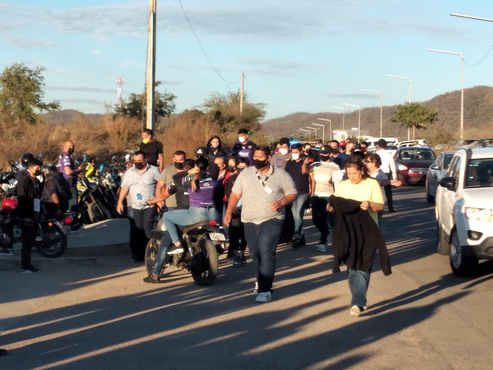 $!Juego entre el América y el Mazatlán FC ‘desquicia’ la zona del Kraken con miles de aficionados