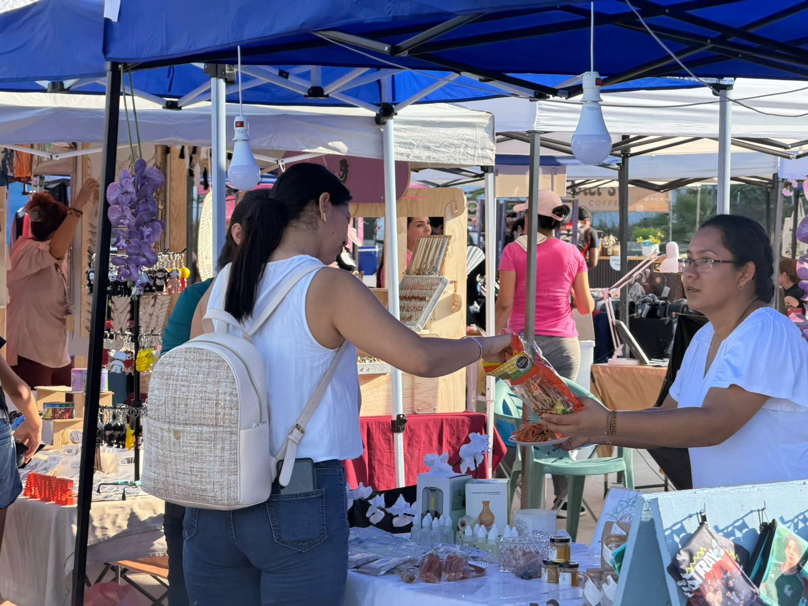 $!Más de 70 emprendedores participan en bazar ‘Sabe a Mazatlán’