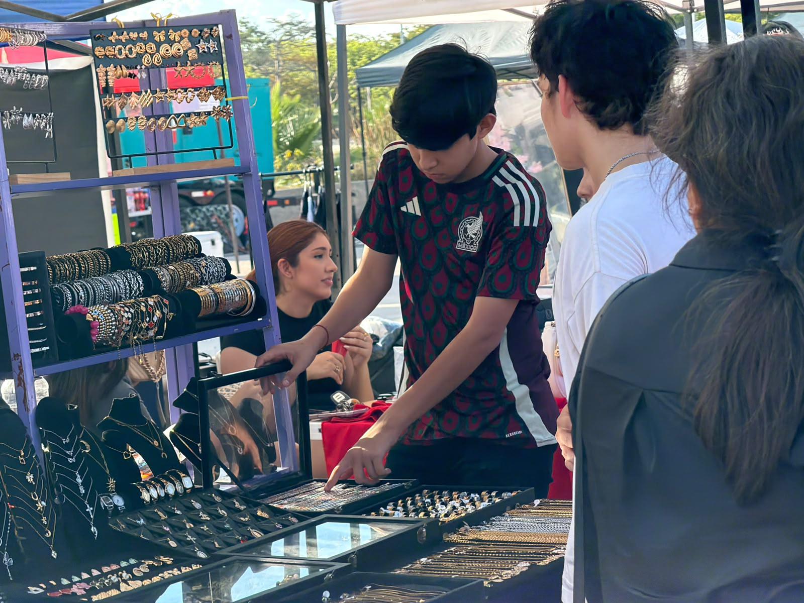 $!Más de 70 emprendedores participan en bazar ‘Sabe a Mazatlán’