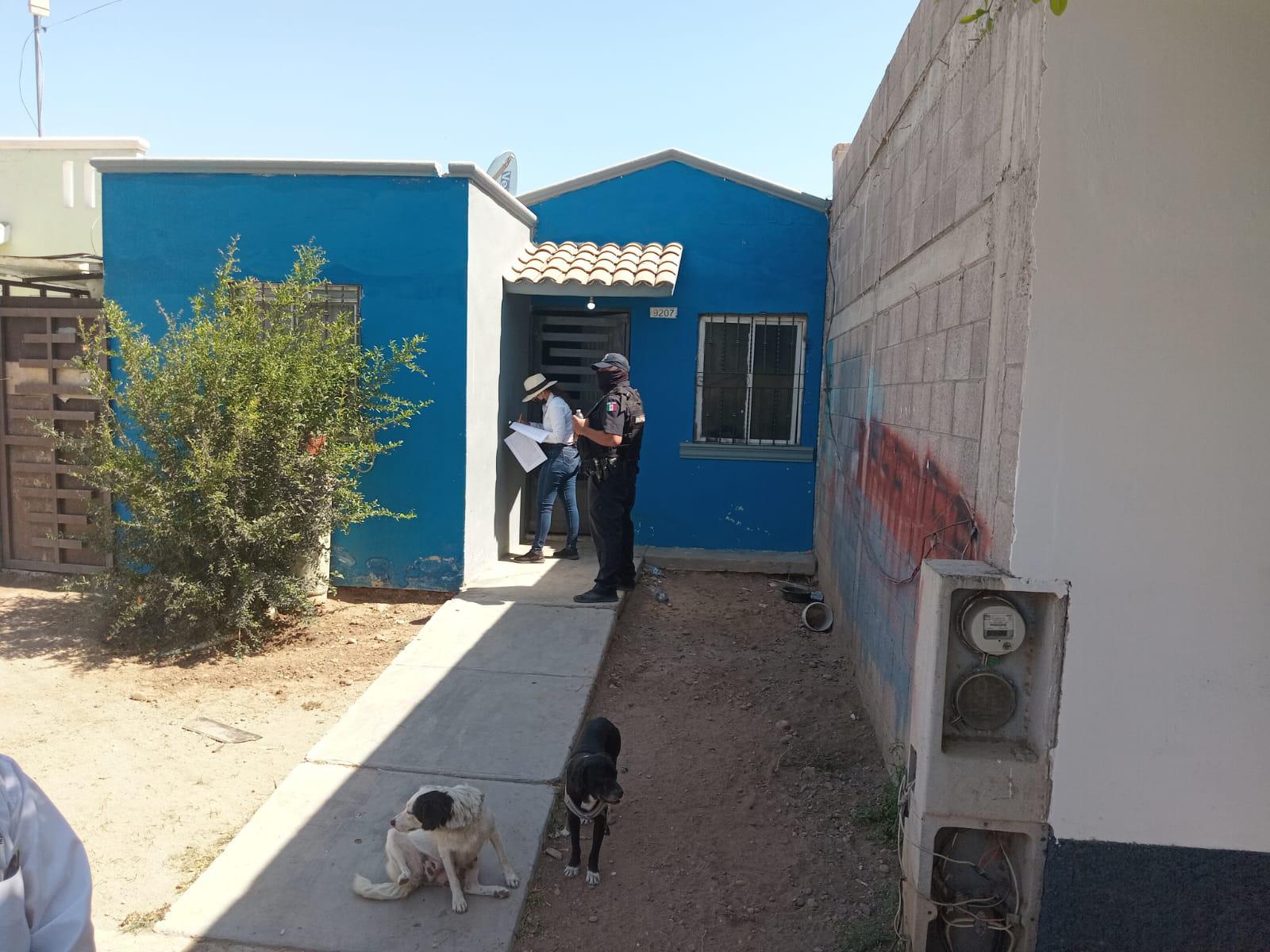 $!Desalojan a familias de Culiacán que invadían casas en Santa Rocío