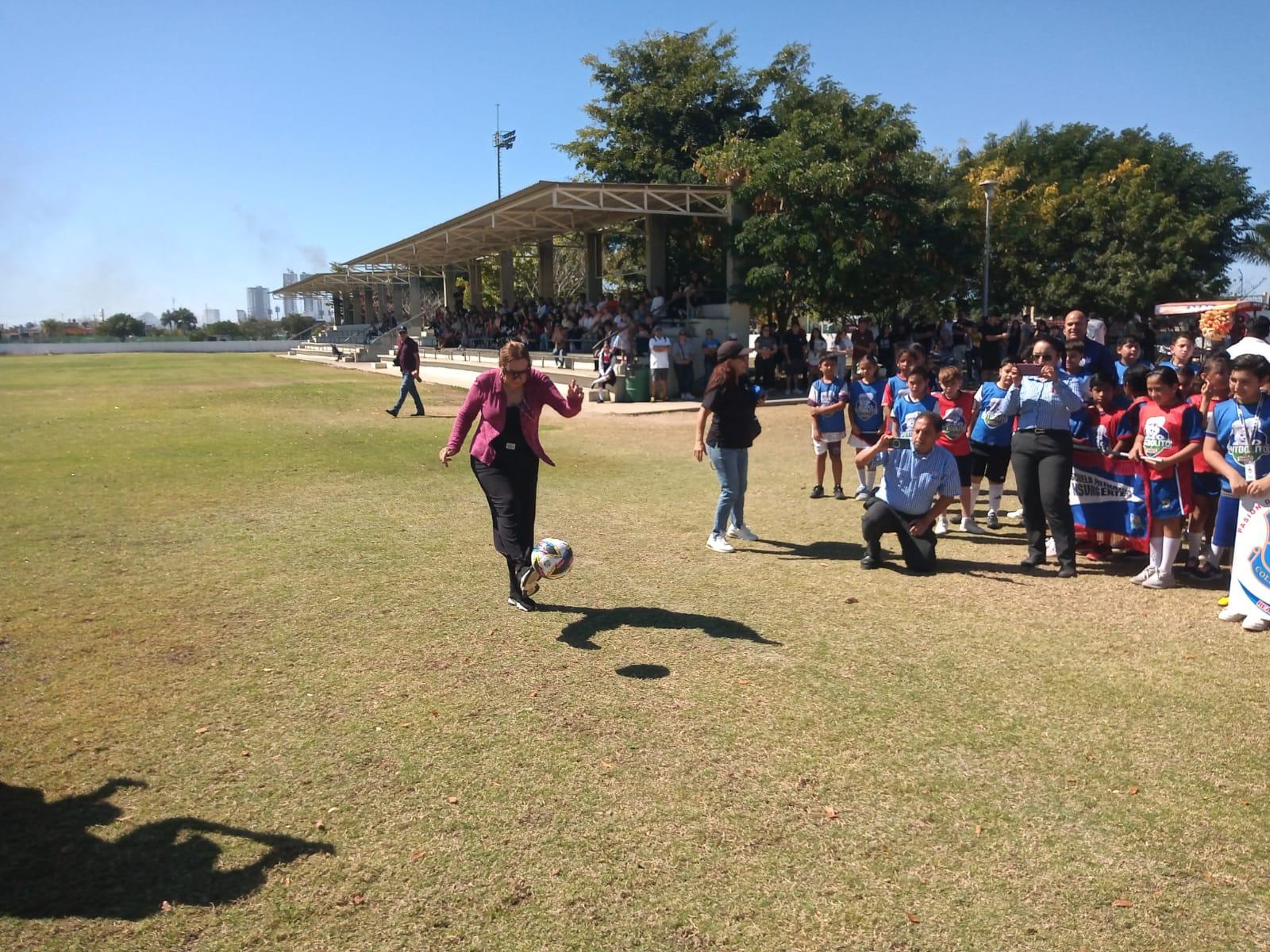 $!Rueda el balón en Torneo Futbolito Bimbo 2026, en Mazatlán