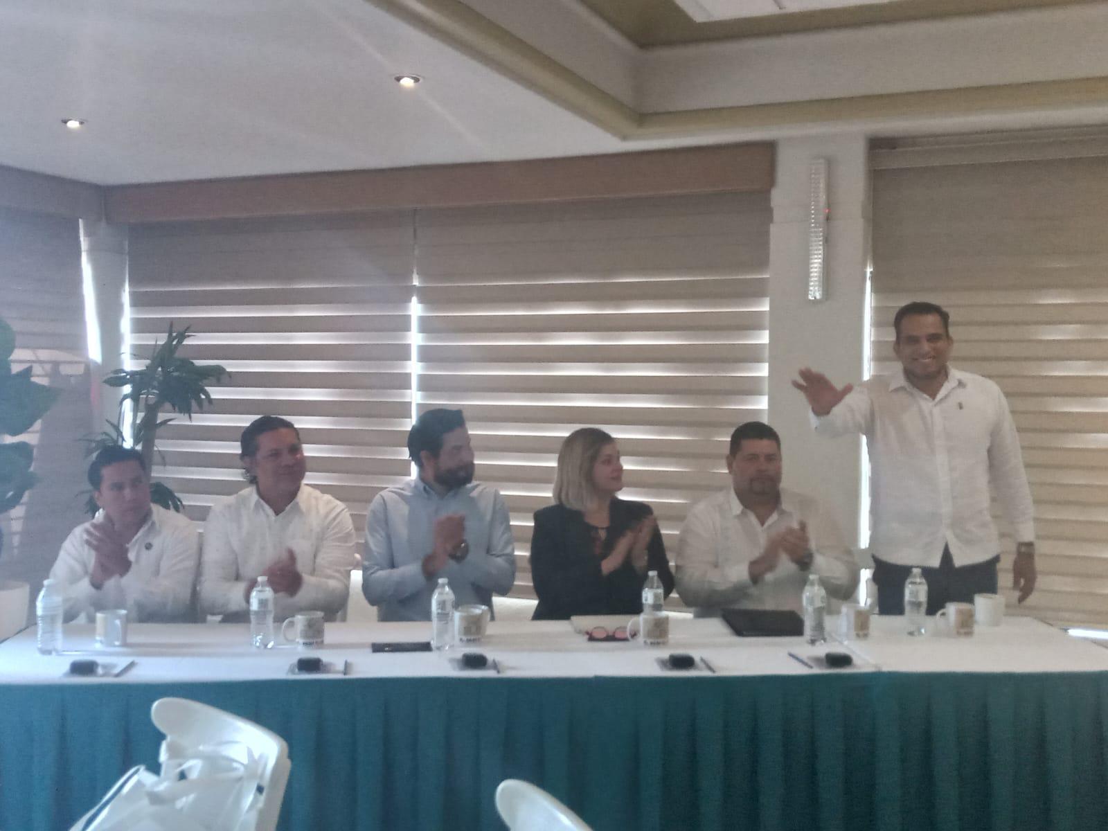 $!Llama presidente de Colegio de Arquitectos de Mazatlán a trabajar por la ciudad