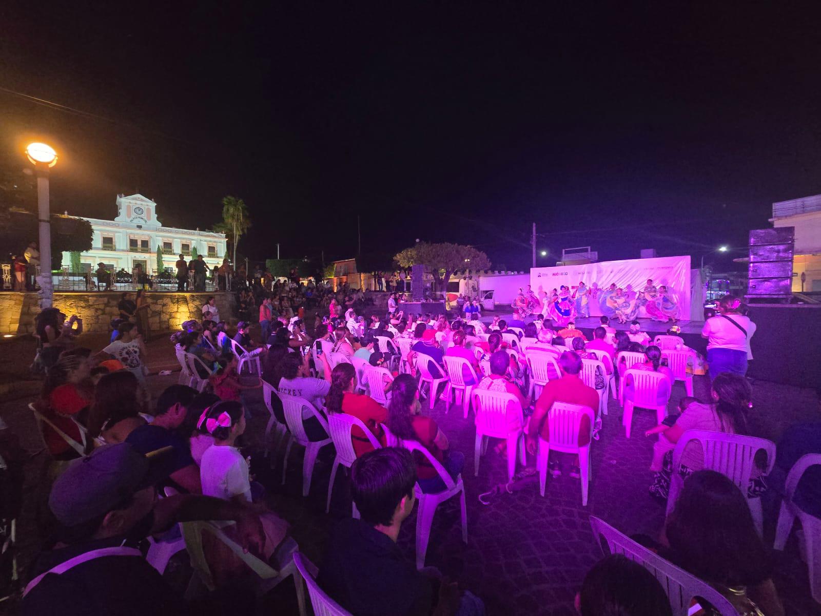 $!Con espectáculo cultural, música y la ausencia de la Alcaldesa, celebran 370 años de fundación de El Rosario