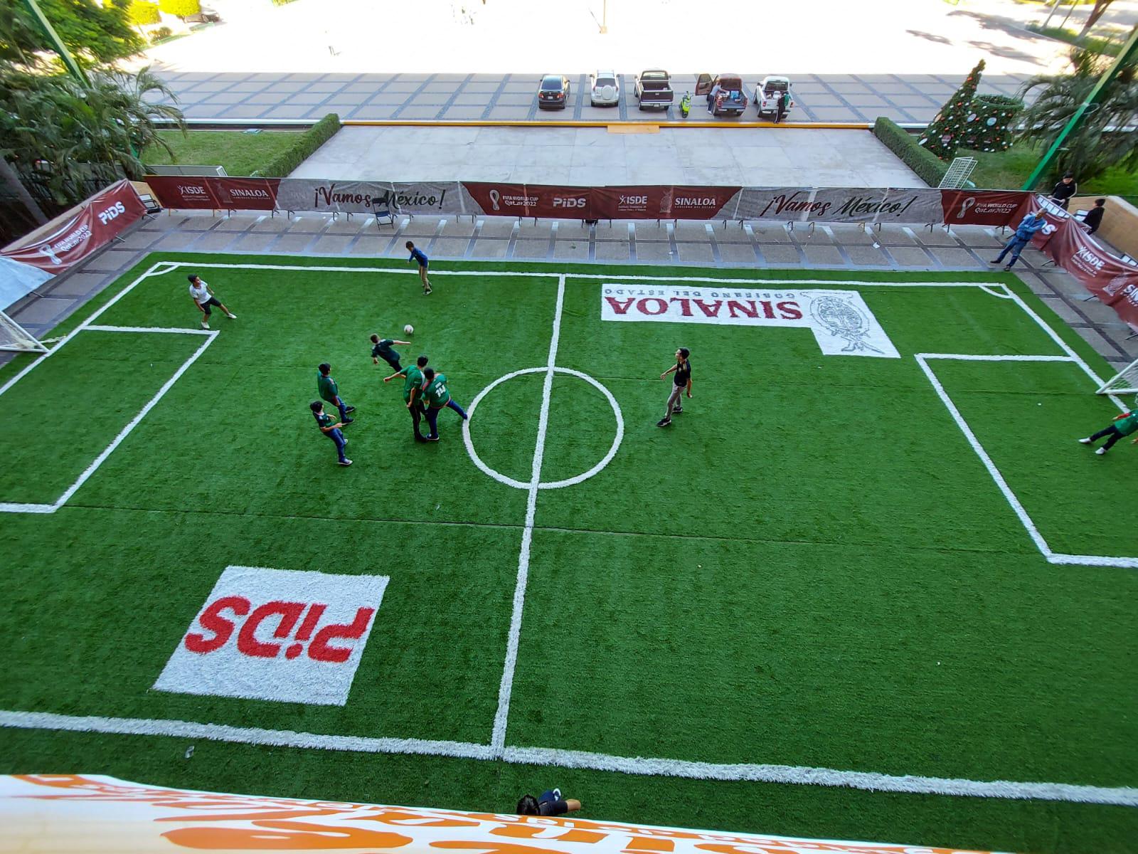 $!Con fallas técnicas, culiacanenses vieron el partido México vs. Argentina en el Palacio de Gobierno