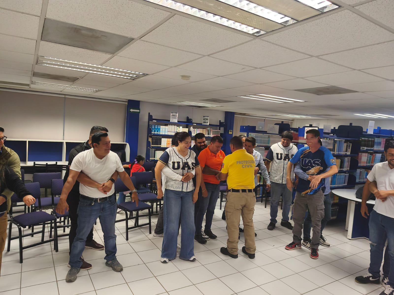 $!Protección Civil capacita a personal de la preparatoria UAS en Rosario