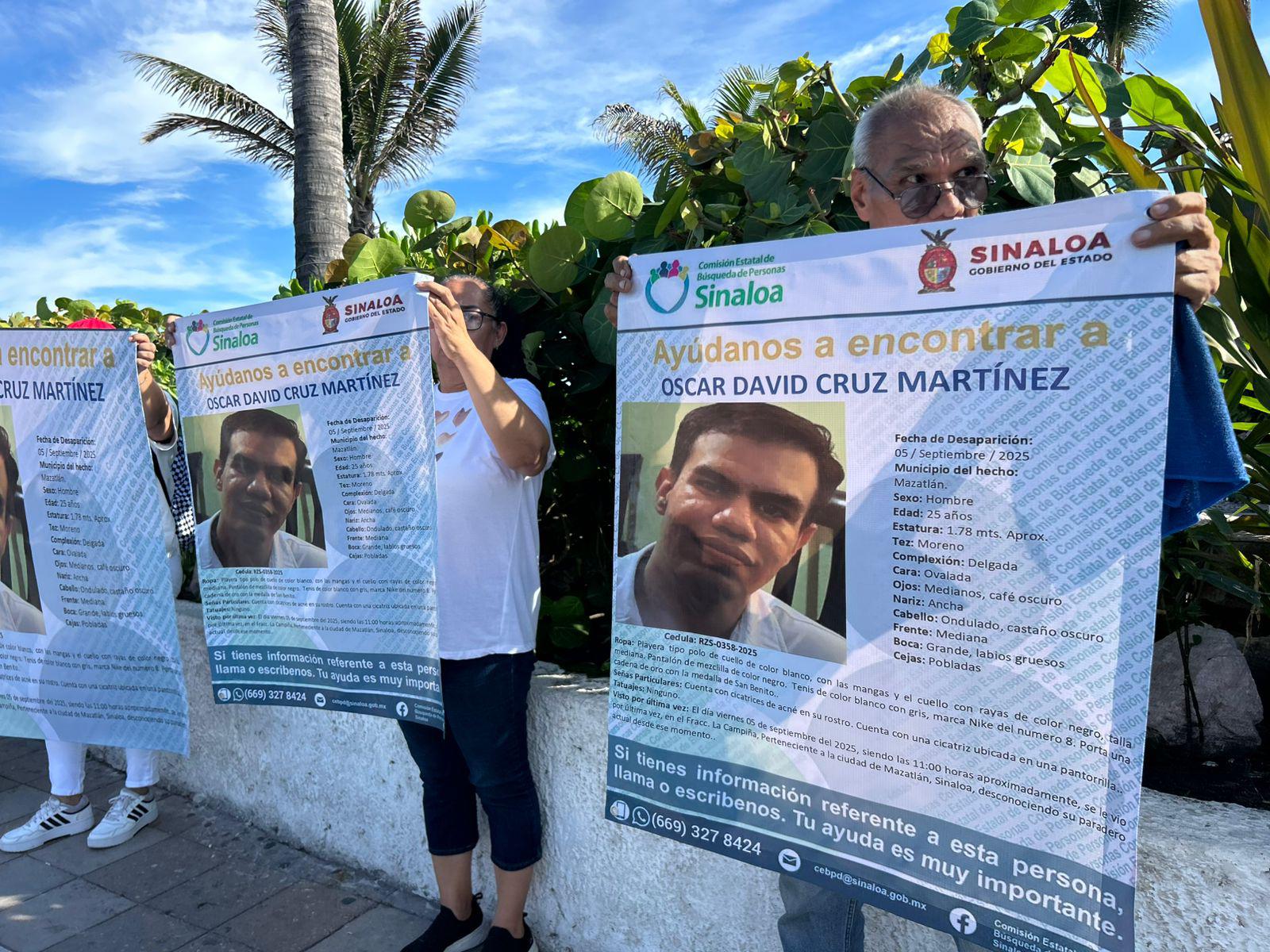 $!Familiares de desaparecidos marchan en Mazatlán para exigir justicia