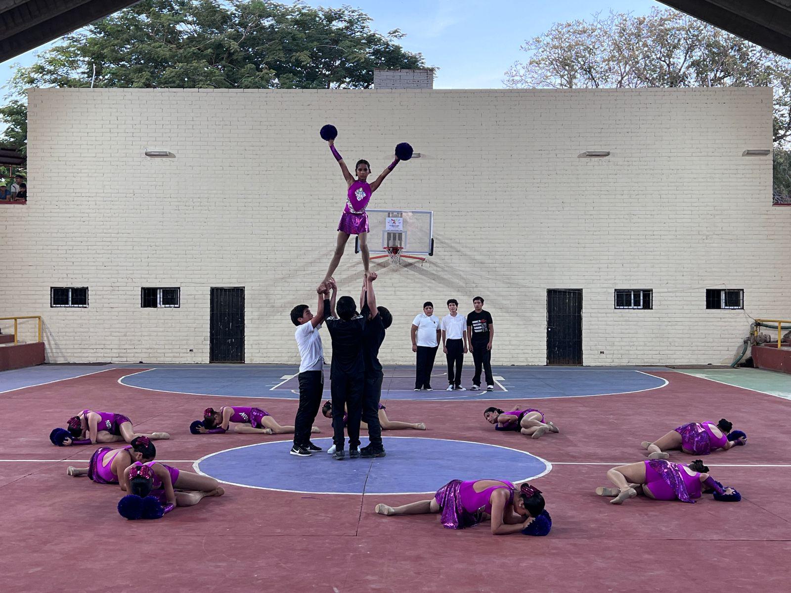 $!Prepa UAS y Secundaria Maestro Julio Hernández, ganadoras del concurso de porristas en Rosario