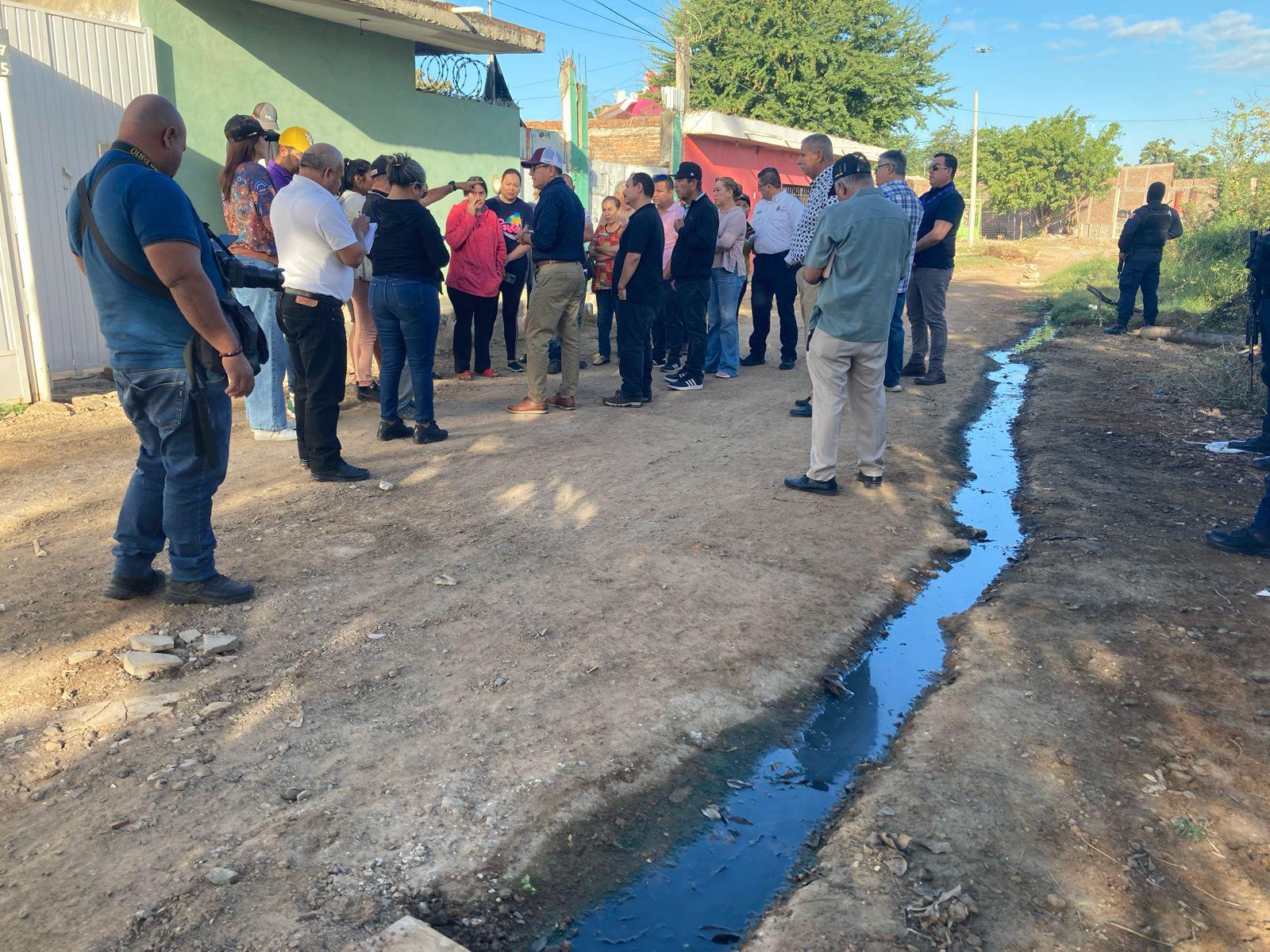 $!Promete Gobierno de Mazatlán obra de drenaje en la Francisco I. Madero