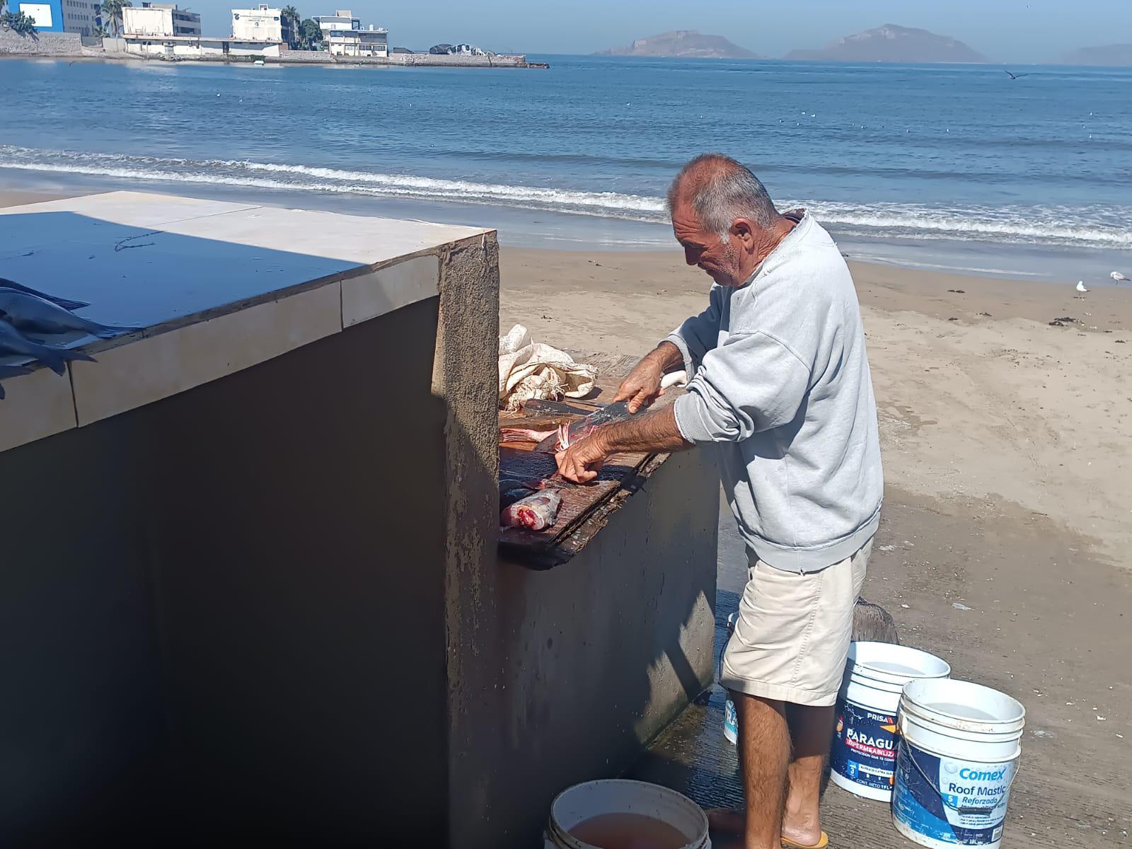 $!Reportan pescadores y ‘changueras’ pocas ventas pese a ser temporada de Cuaresma