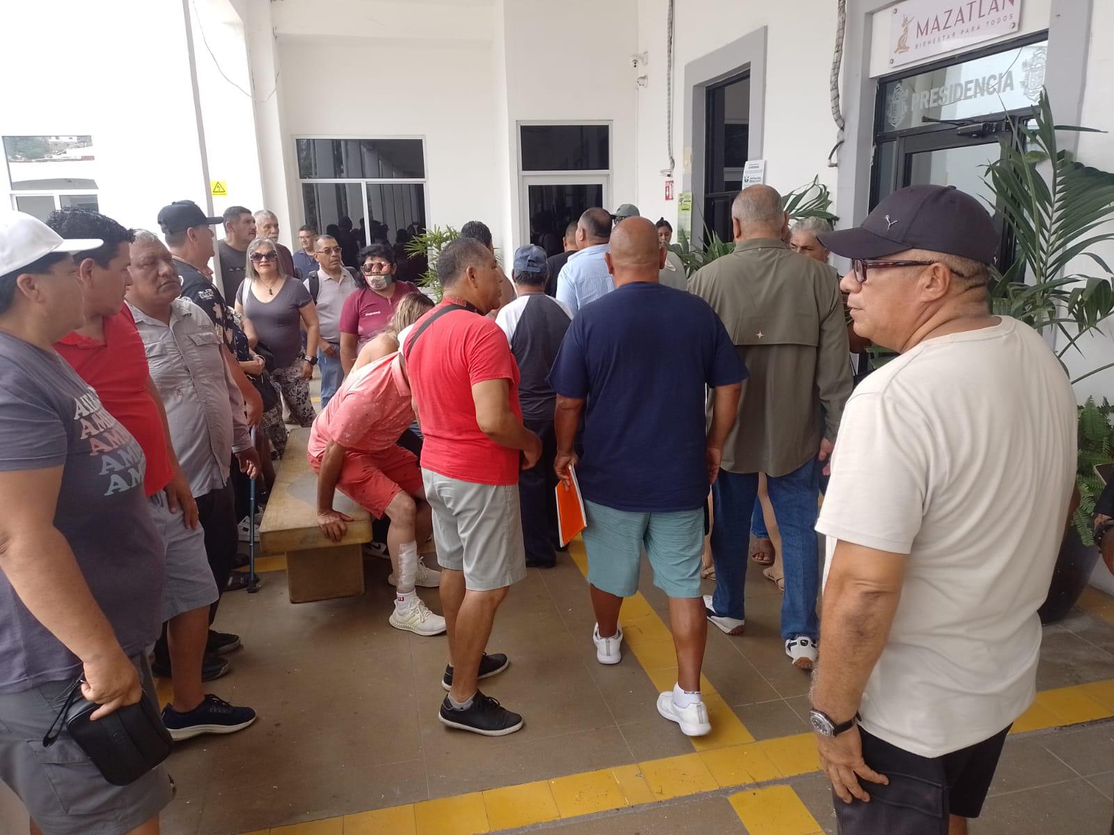 $!Reclaman policías jubilados de Mazatlán trato ‘parejo’ en incentivos