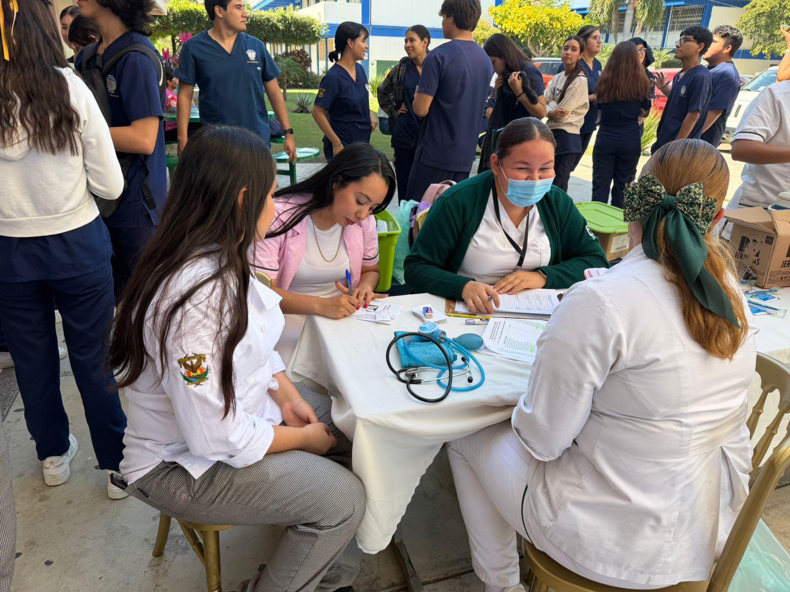 $!Promueven hábitos saludables en Feria de la Salud organizada por Gastronomía y Nutrición de la UAS en Mazatlán