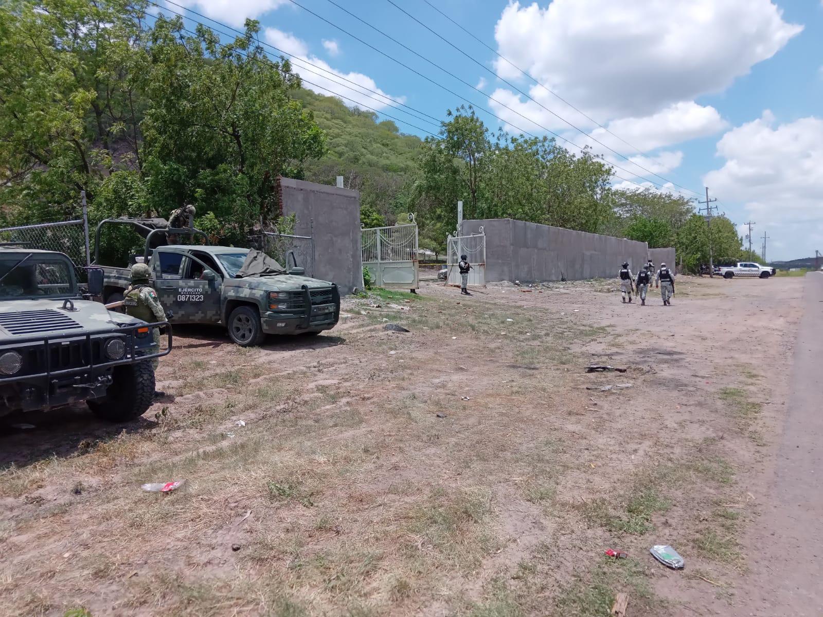 $!Aseguran químicos y vehículos en rancho de Culiacán