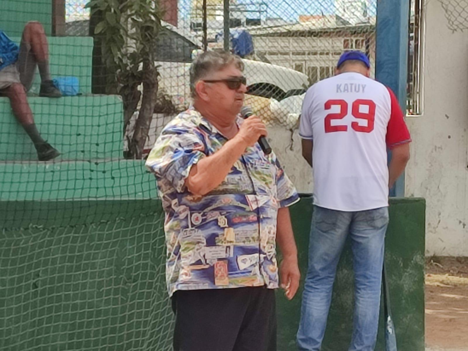 $!Dan banderazo en la Liga de Beisbol 40 y Más en el Club Deportivo Muralla