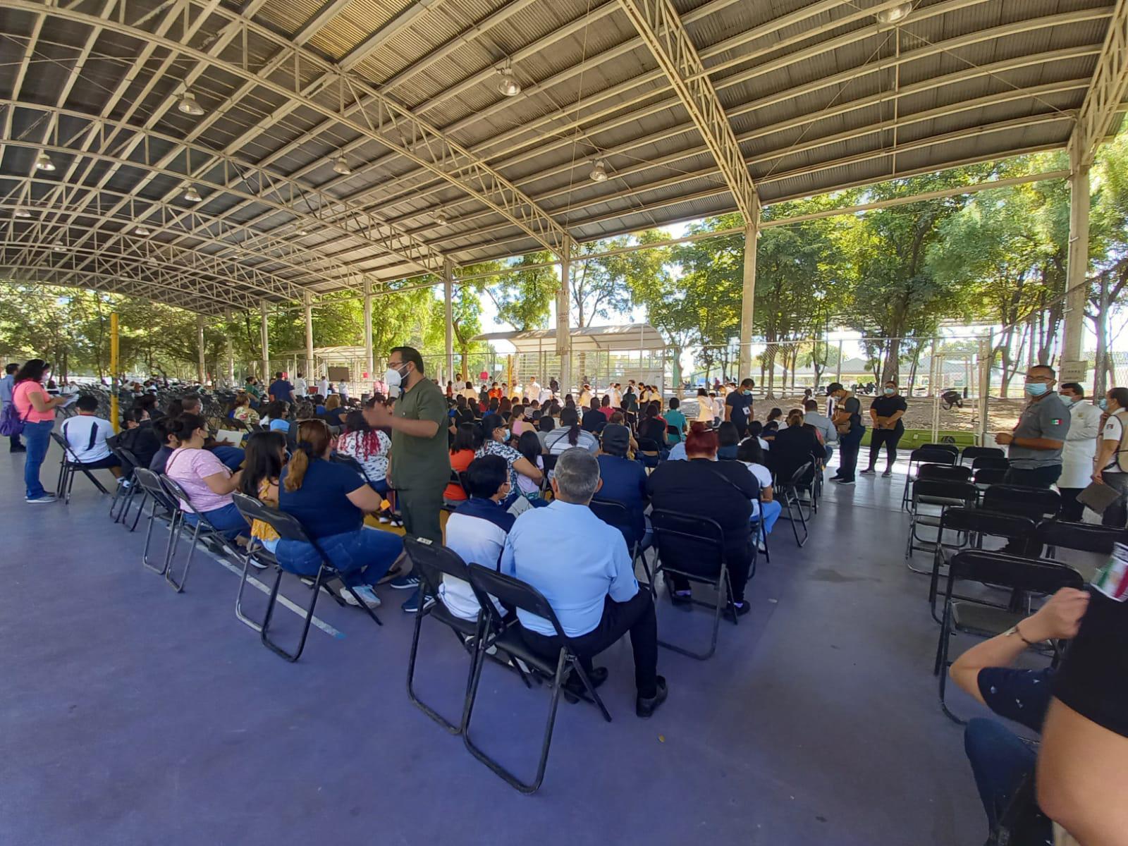 $!Con poca afluencia, inicia en Culiacán la vacunación contra el Covid para adolescentes de 12 a 14 años