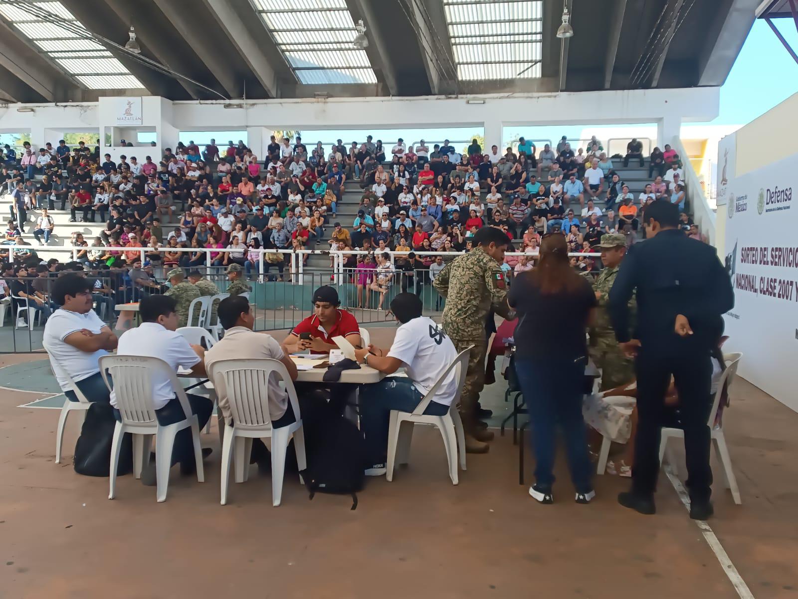 $!Sorteo del Servicio Militar reúne a mil 444 jóvenes en Mazatlán