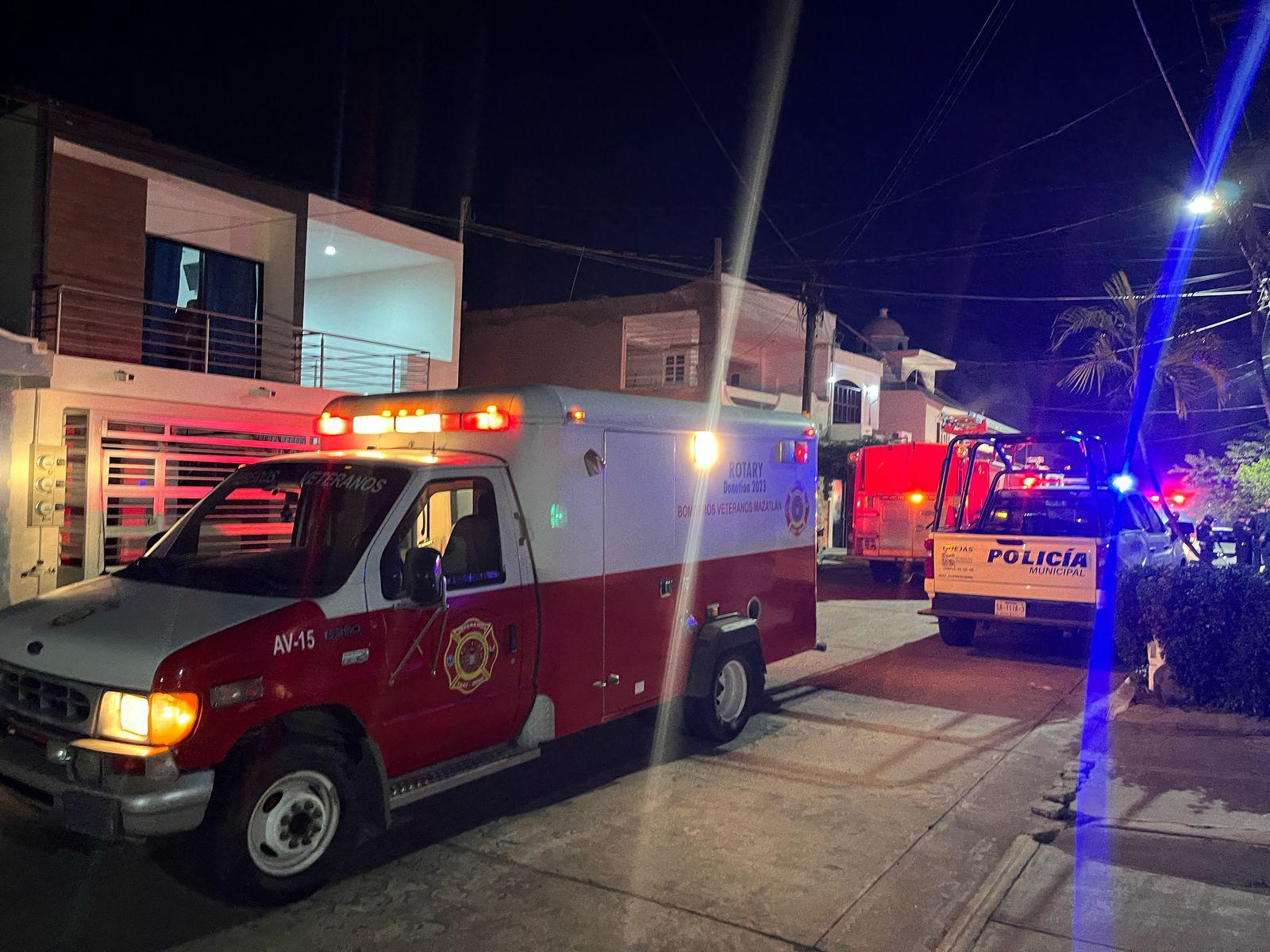 $!Se incendia vivienda en la colonia Sánchez Celis en Mazatlán