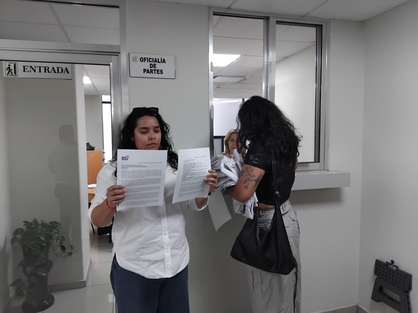 $!Emma Zermeño se manifiesta en el Congreso de Sinaloa y cuestiona actuar de la Diputada Almendra Negrete