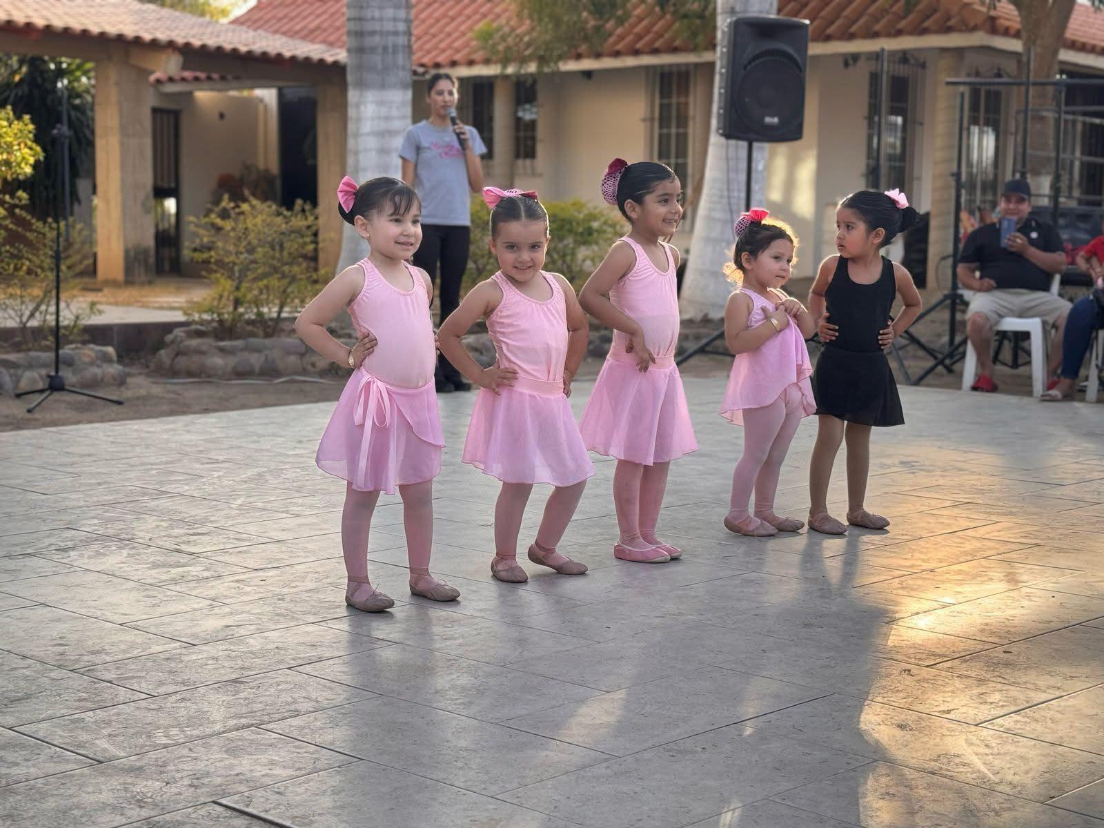 $!Actualmente, Martha Mariana imparte clases de ballet en Villa Unión, sindicatura de Mazatlán.