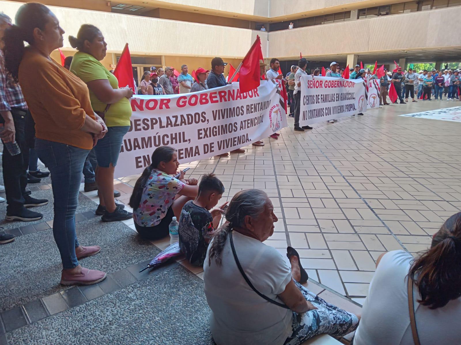 $!Movimiento Antorchista protesta en Palacio de Gobierno por tema de vivienda