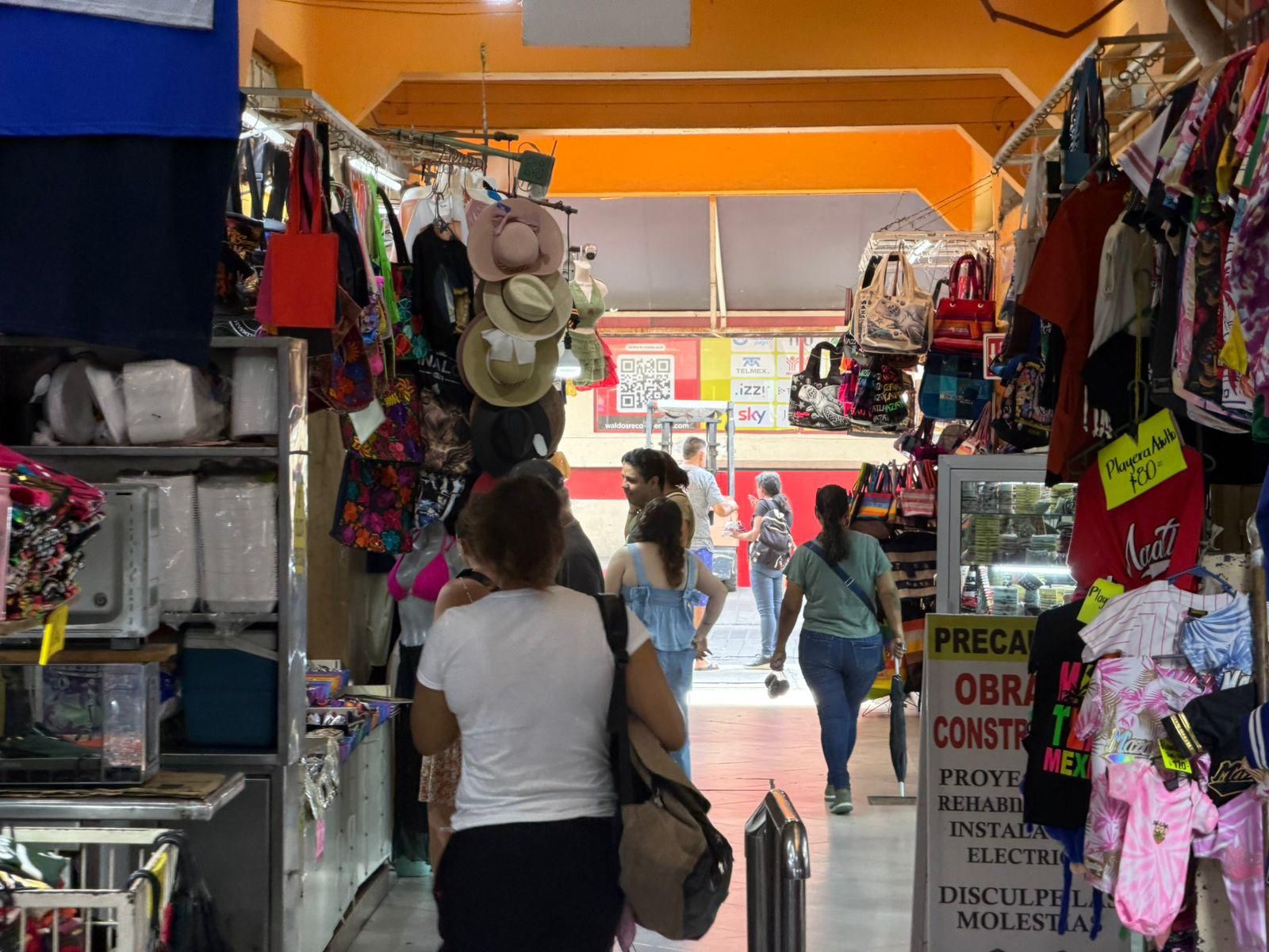 $!Deja temporada vacacional bajas ventas en el Mercado Pino Suárez de Mazatlán