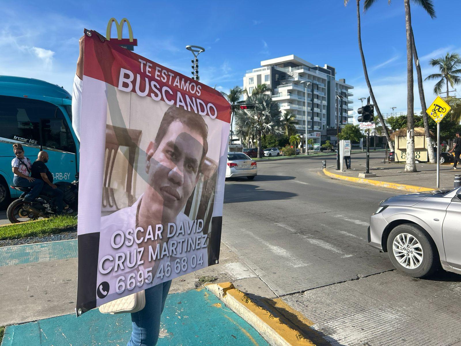 $!Familiares de desaparecidos marchan en Mazatlán para exigir justicia