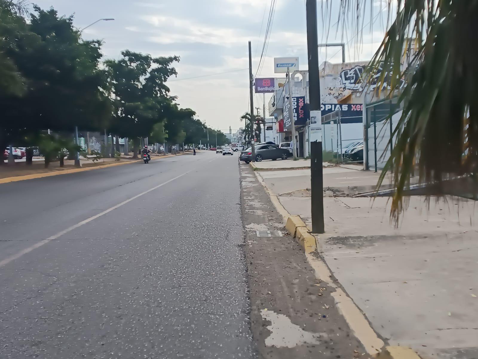 $!Carril preferencial continúa beneficiando a camiones urbanos, aunque autos particulares no lo respetan