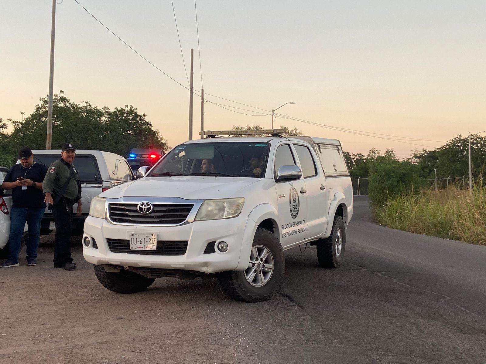 $!Localizan el cuerpo de un hombre en el canal de Infonavit Las Flores en Culiacán