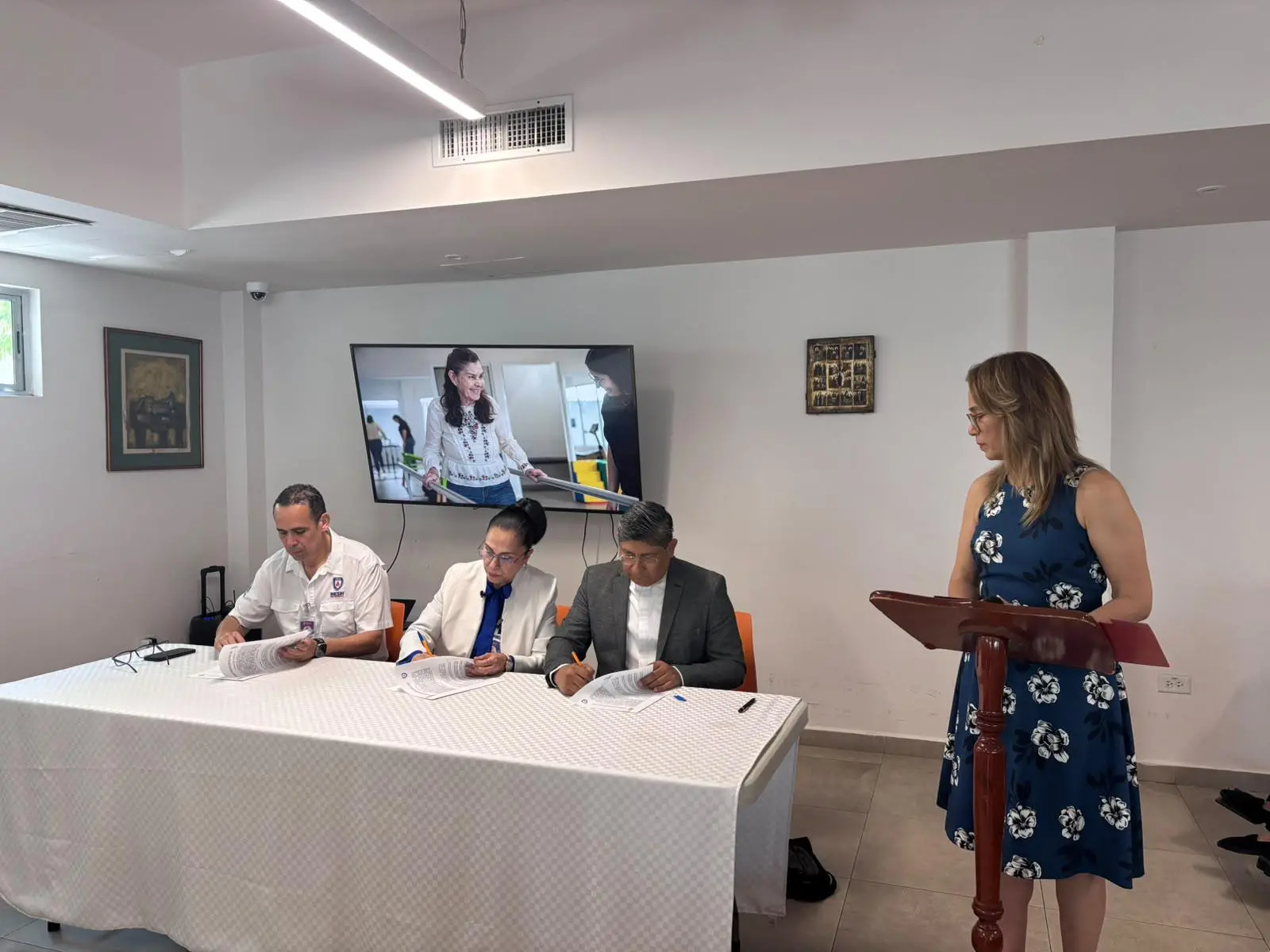 $!Casa del Carmen e Inesin Universidad firman alianza para profesionalizar el cuidado del adulto mayor