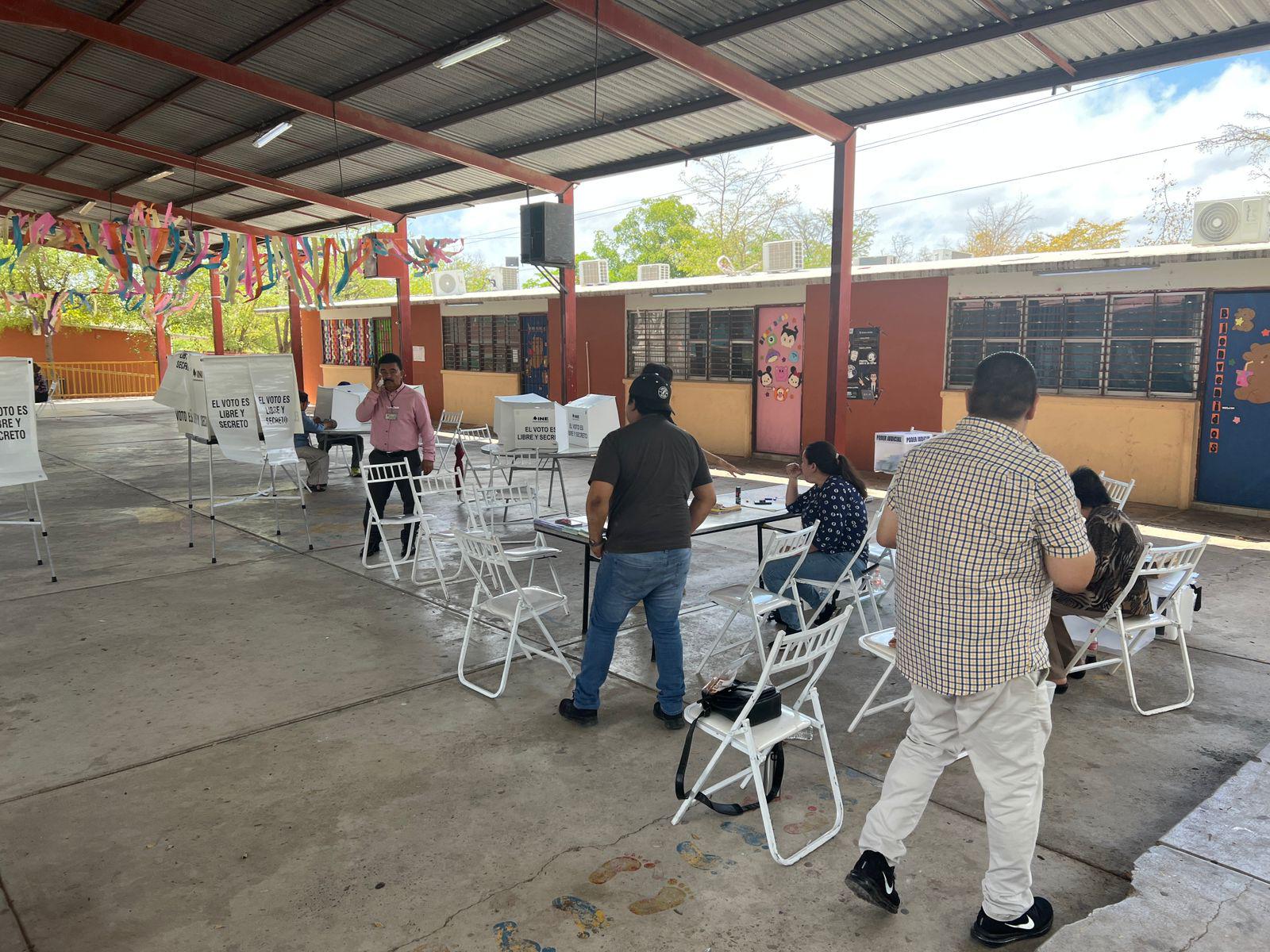 $!Votantes en Culiacán tardan hasta 20 minutos para culminar el llenado de sus boletas