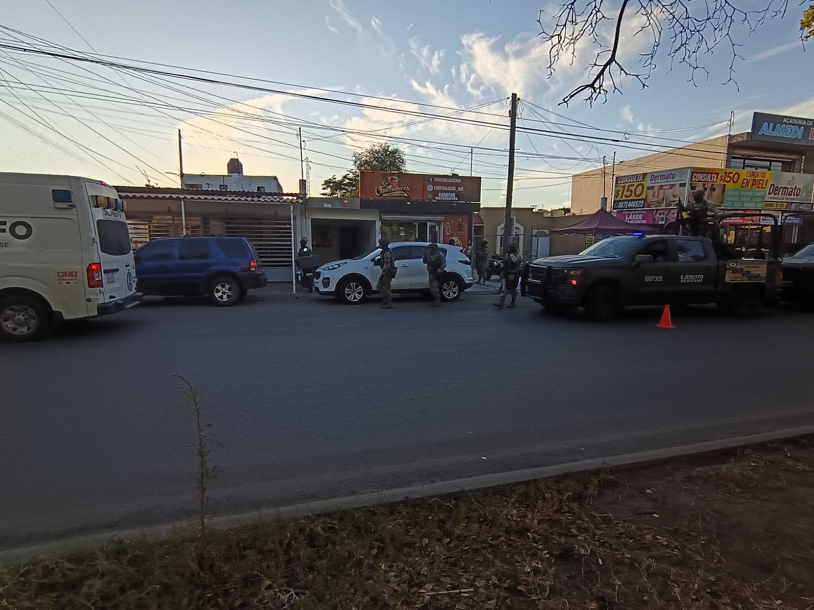 $!Hombre pierde la vida y mujer resulta lesionada tras ataque armado en marisquería de Loma Bonita, en Culiacán