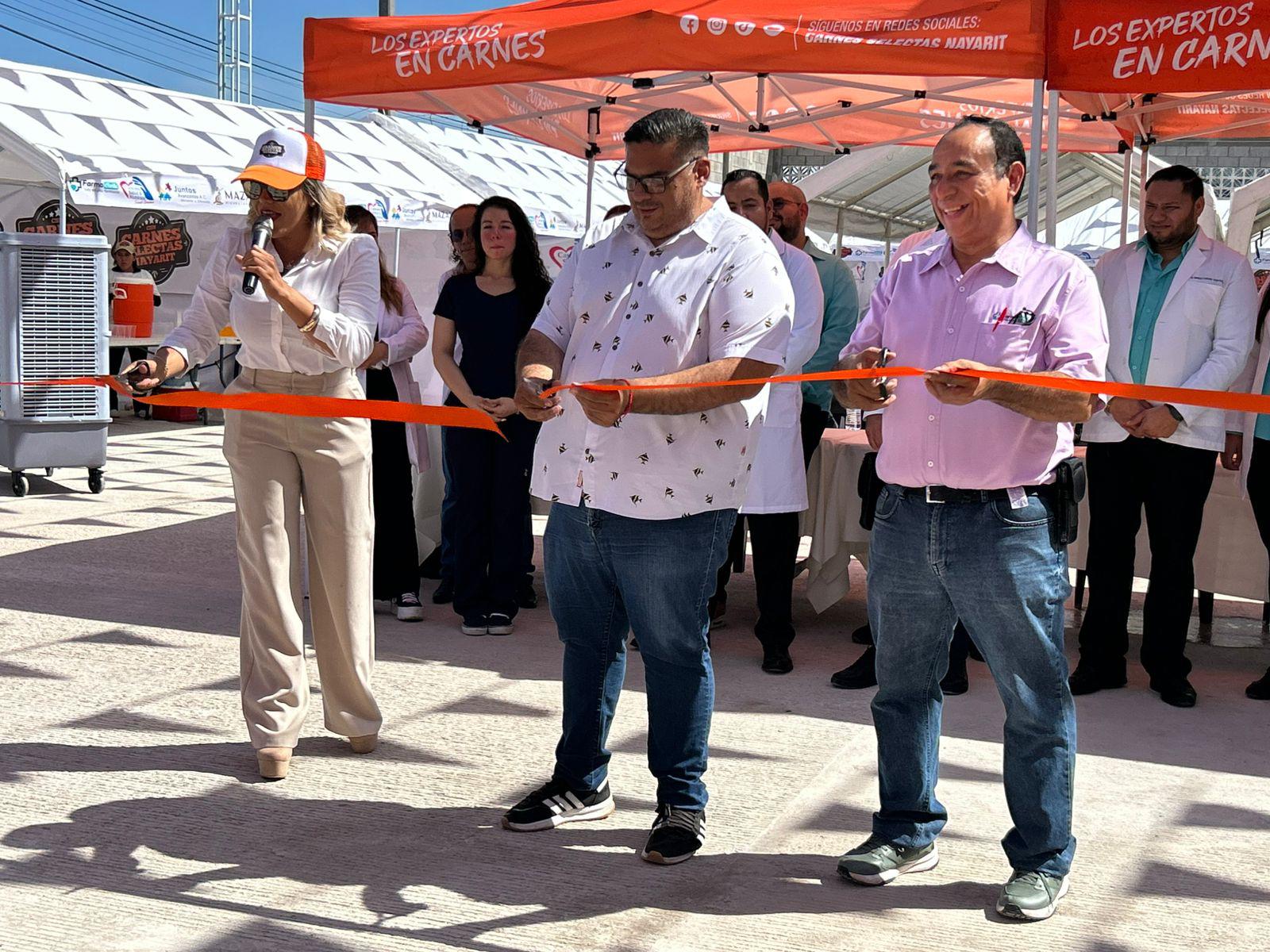 $!Atienden a decenas de familias en la Caravana de Salud y Nutrición en la colonia Benito Juárez