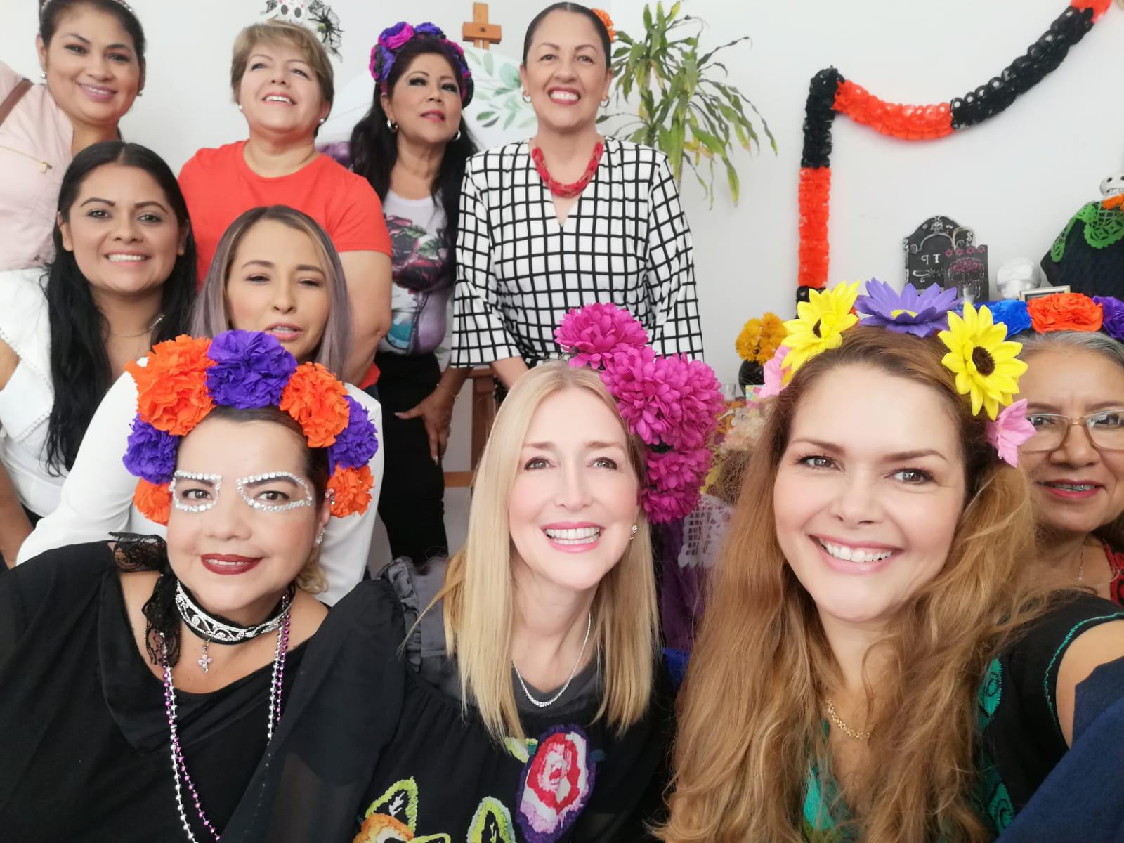 $!Las damas recuerdan a los suyos.