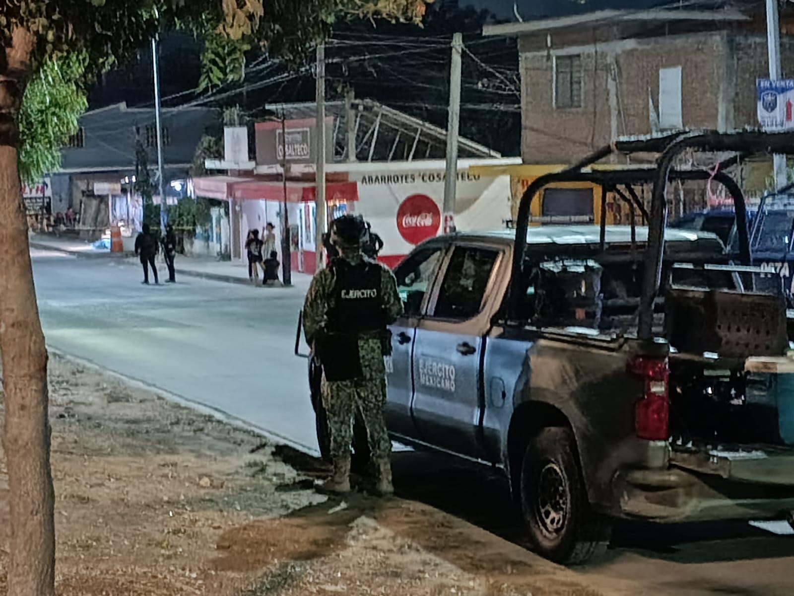 $!Asesinan a un hombre en una llantera en la Flores Magón, en Mazatlán