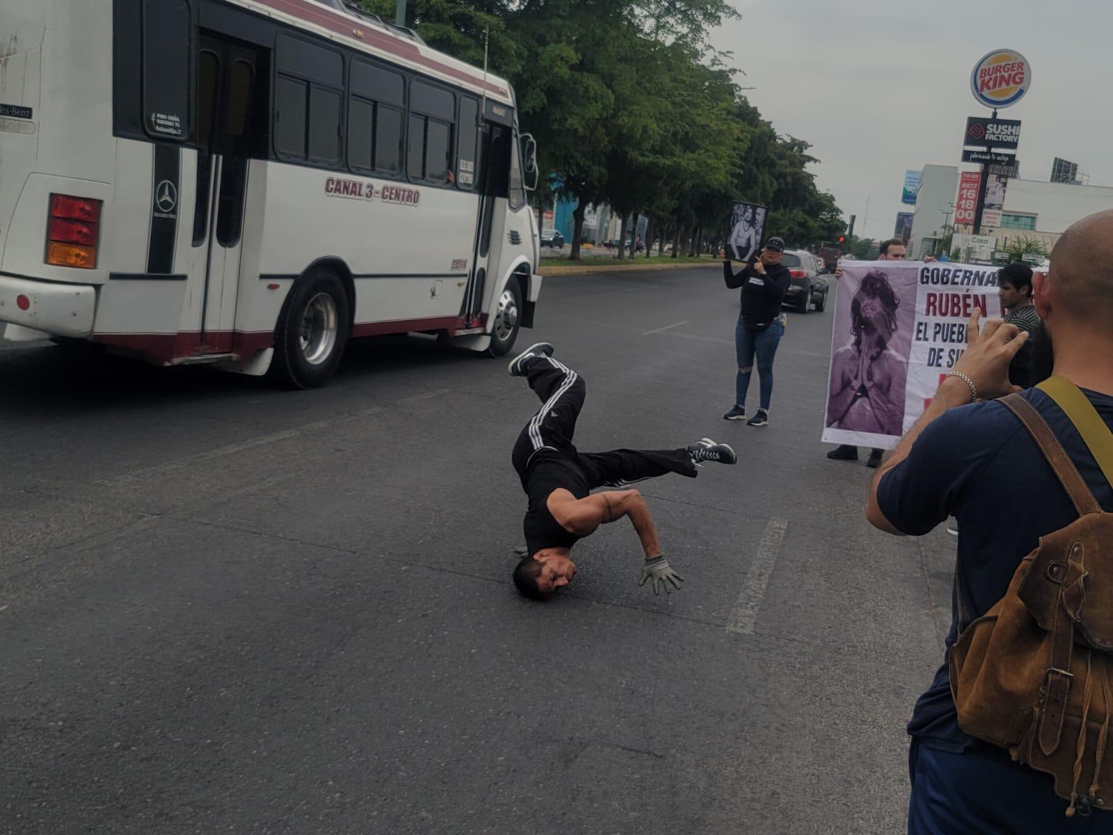 $!Marchan para pedir justicia por Max, el bailarín asesinado en Culiacán
