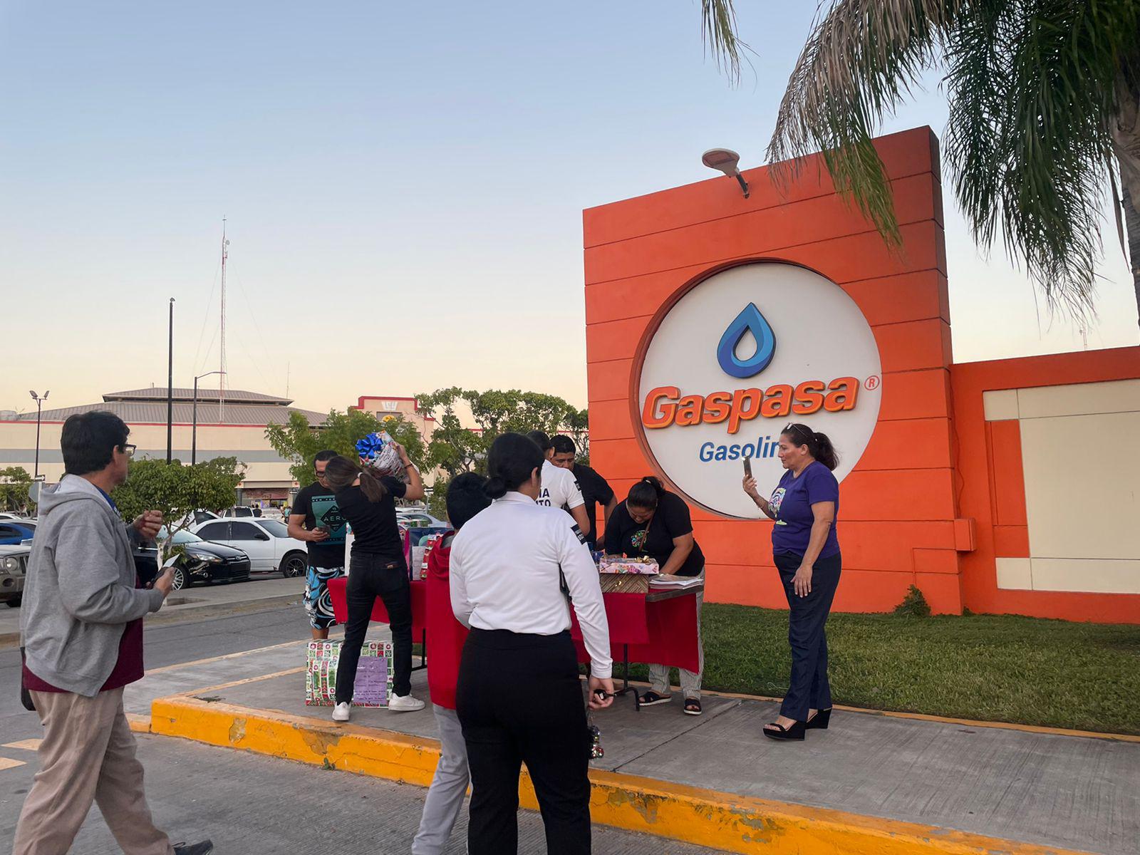 $!Recolectan en Mazatlán regalos y kits médicos para niños con cáncer